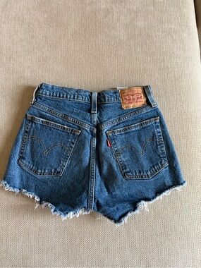 Levi’s 501 shorts size 26 high waisted